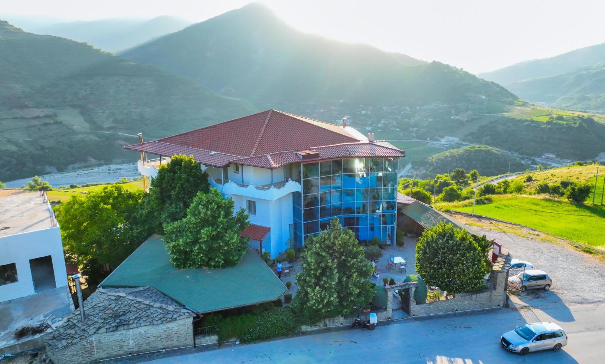 Hotel Kanione Cerenisht Esterno foto