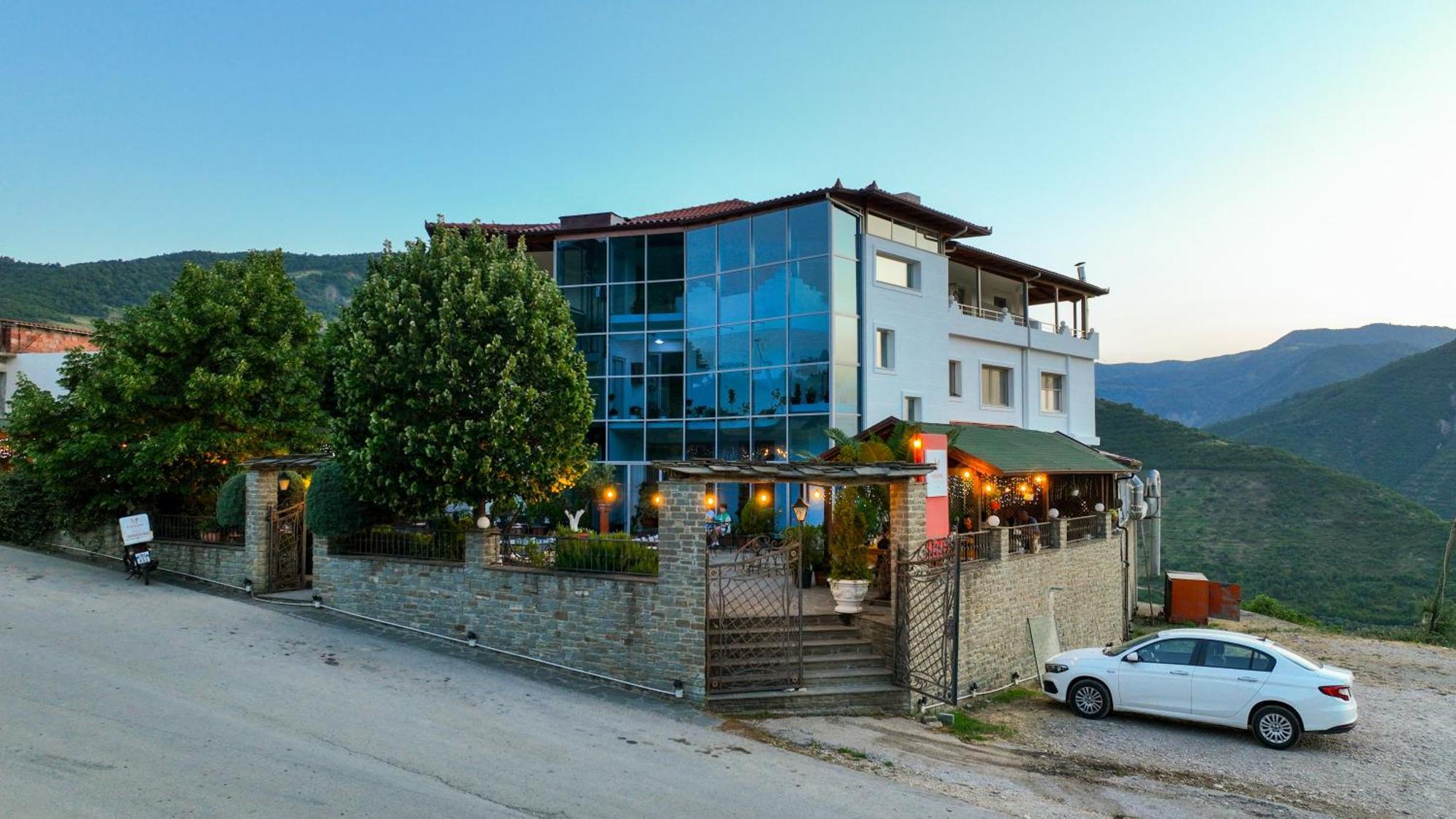 Hotel Kanione Cerenisht Esterno foto