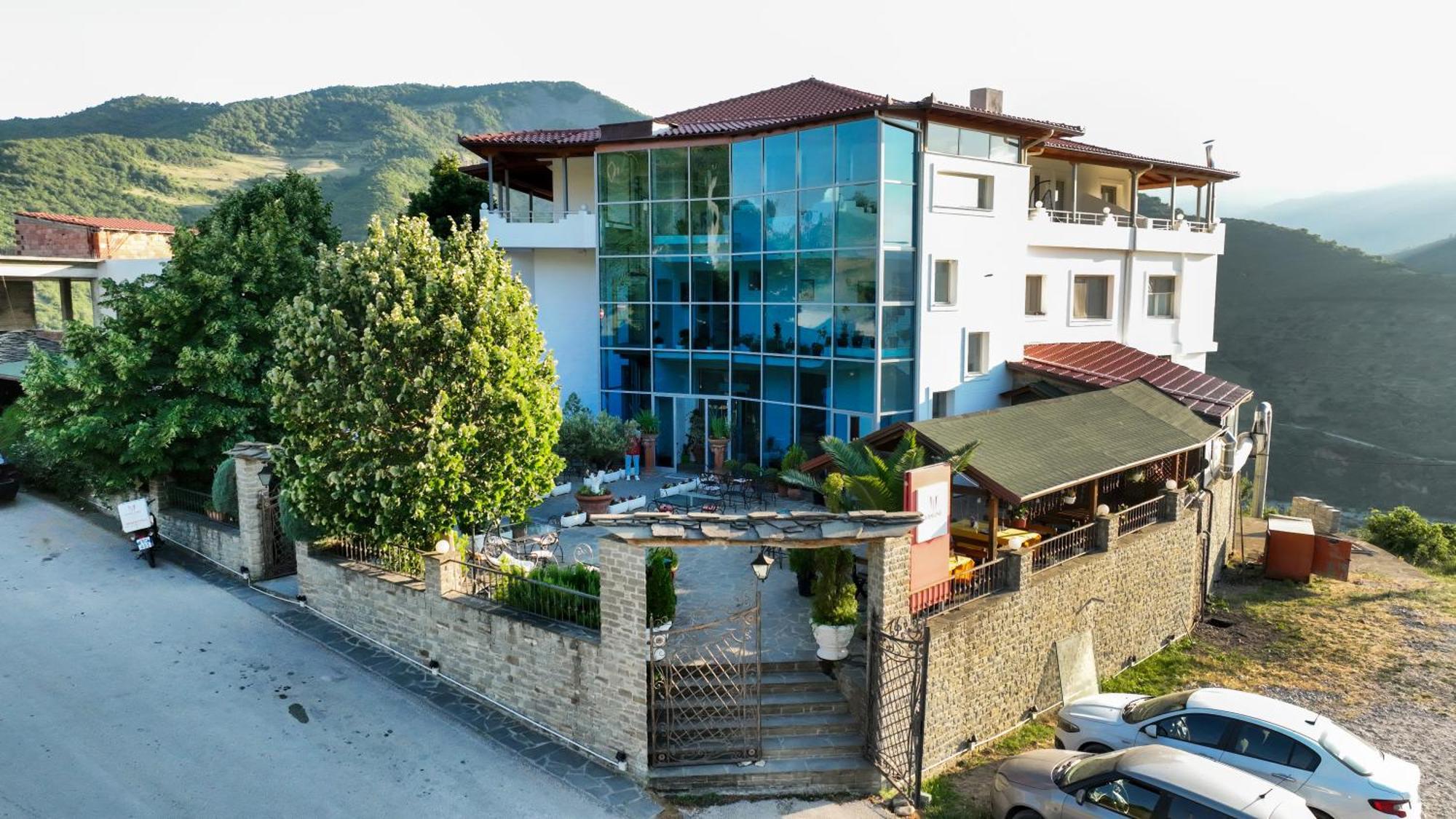 Hotel Kanione Cerenisht Esterno foto