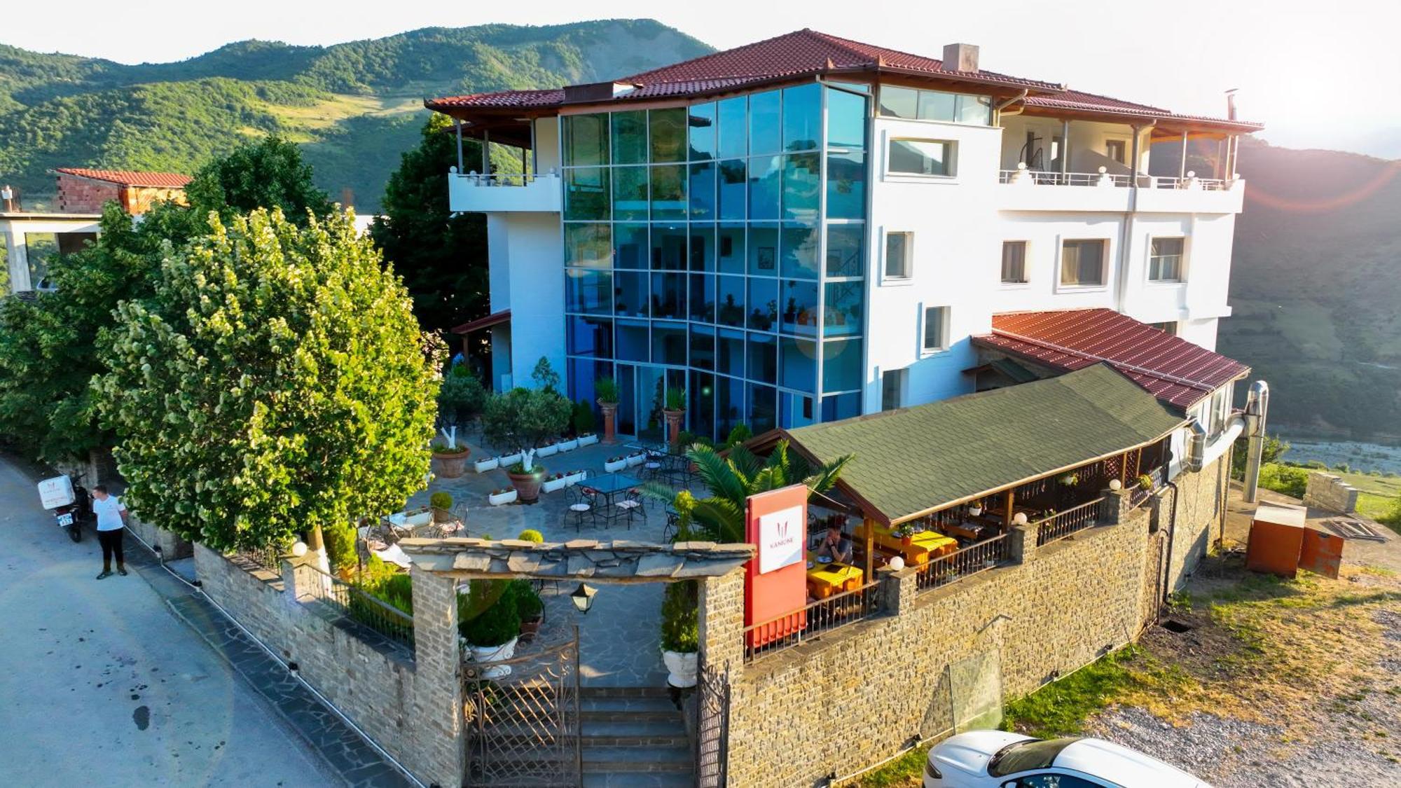 Hotel Kanione Cerenisht Esterno foto