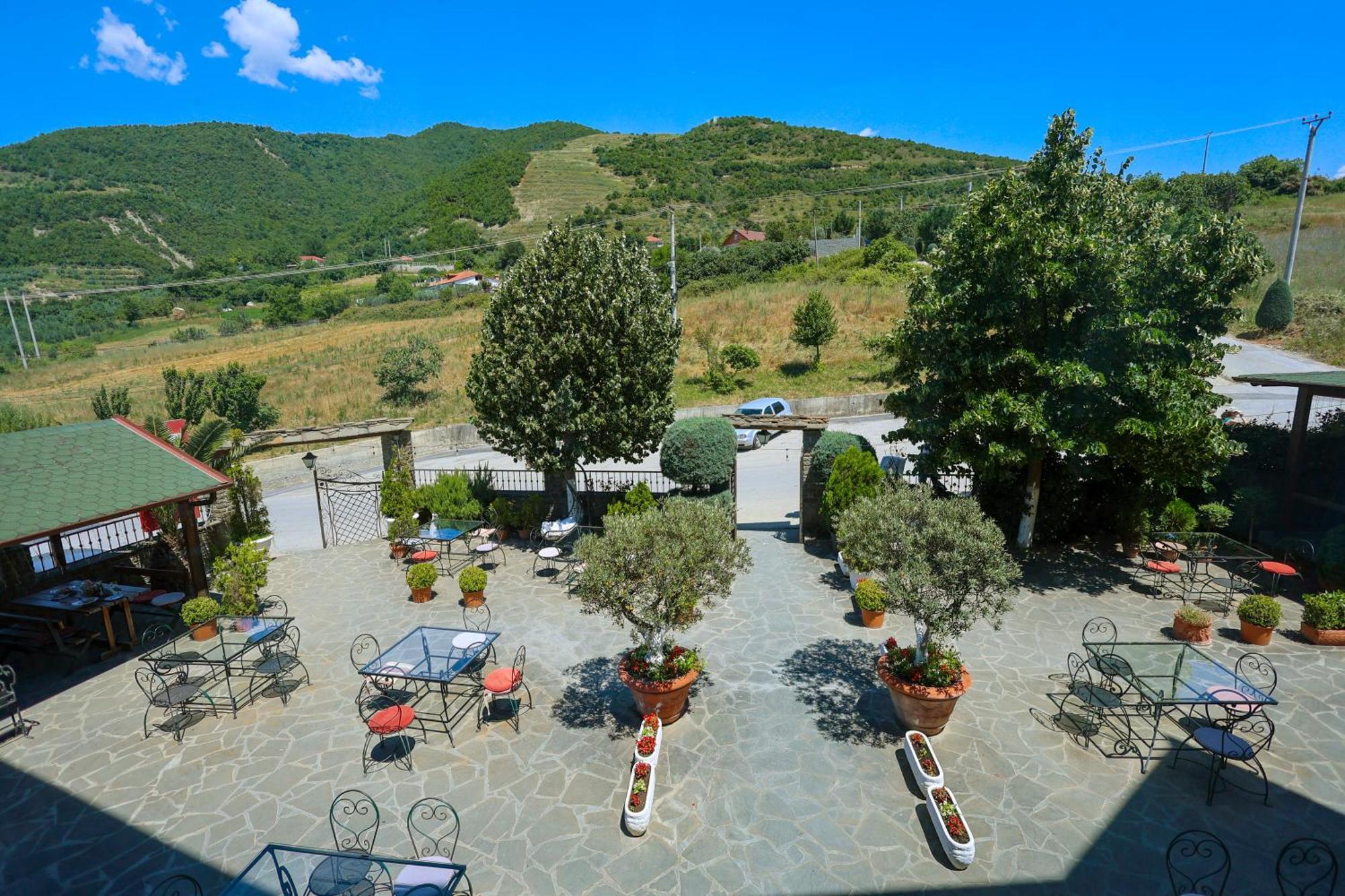 Hotel Kanione Cerenisht Esterno foto