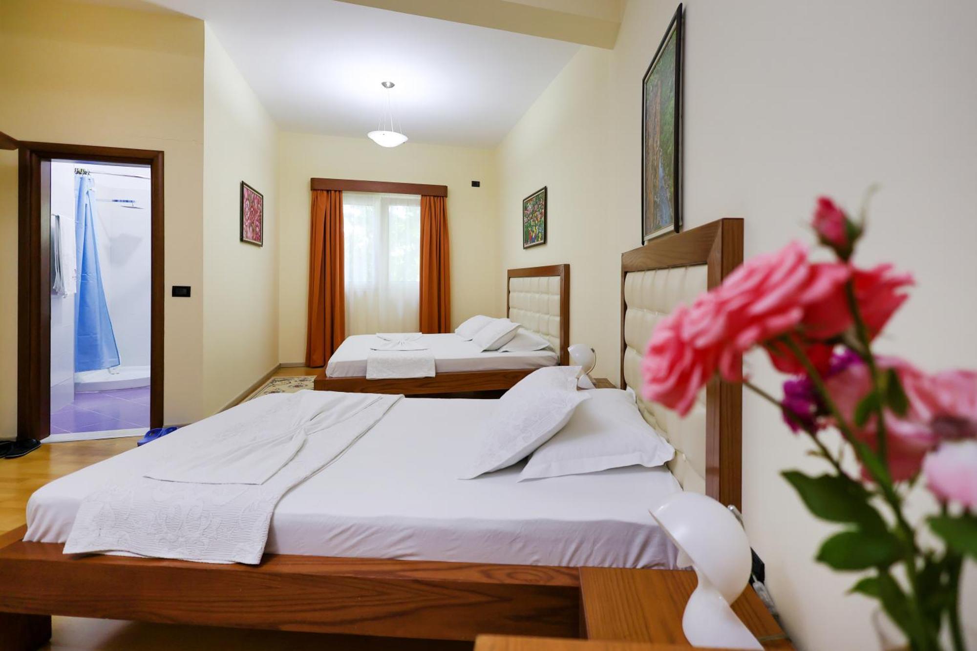 Hotel Kanione Cerenisht Esterno foto