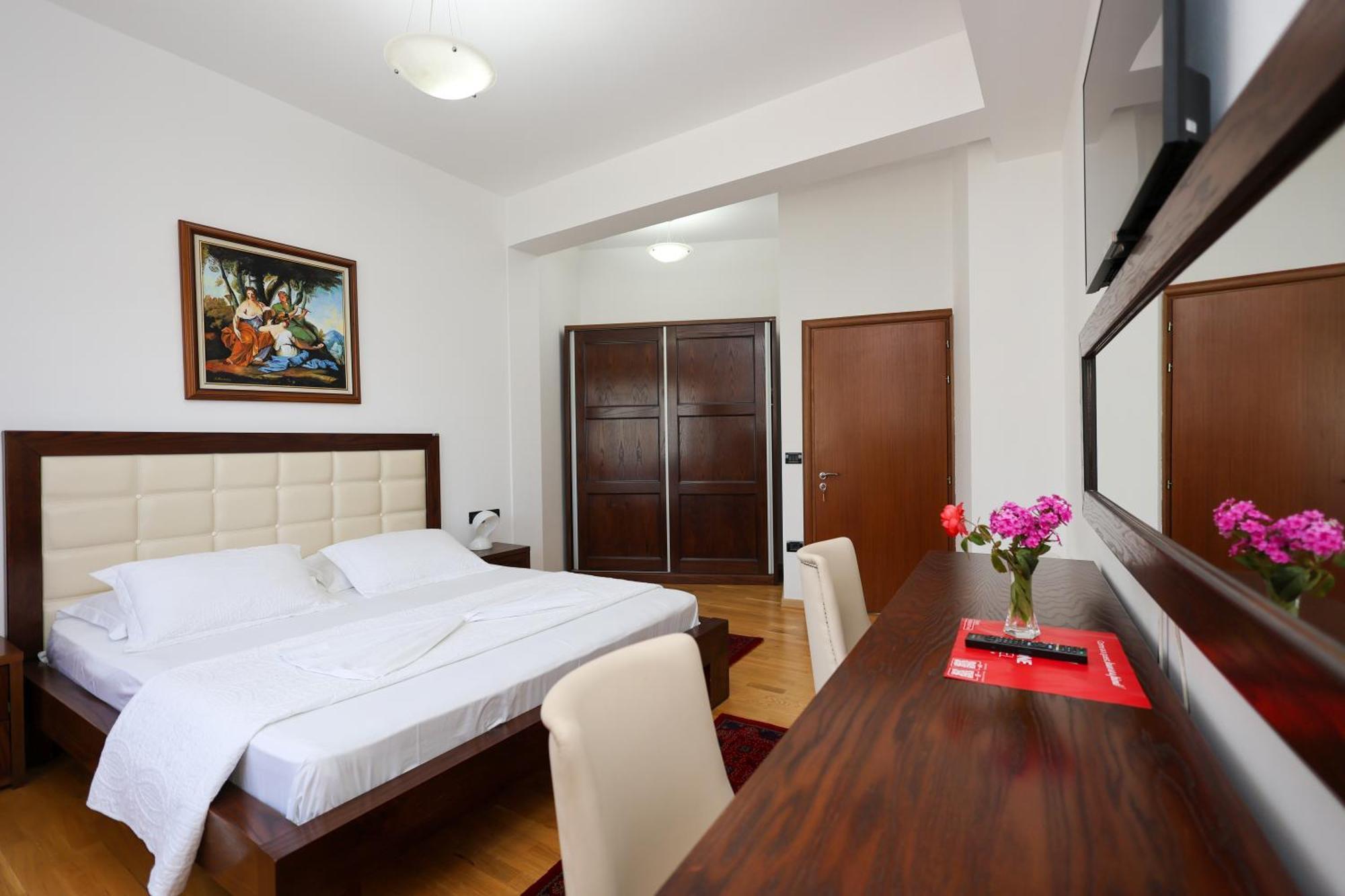 Hotel Kanione Cerenisht Esterno foto