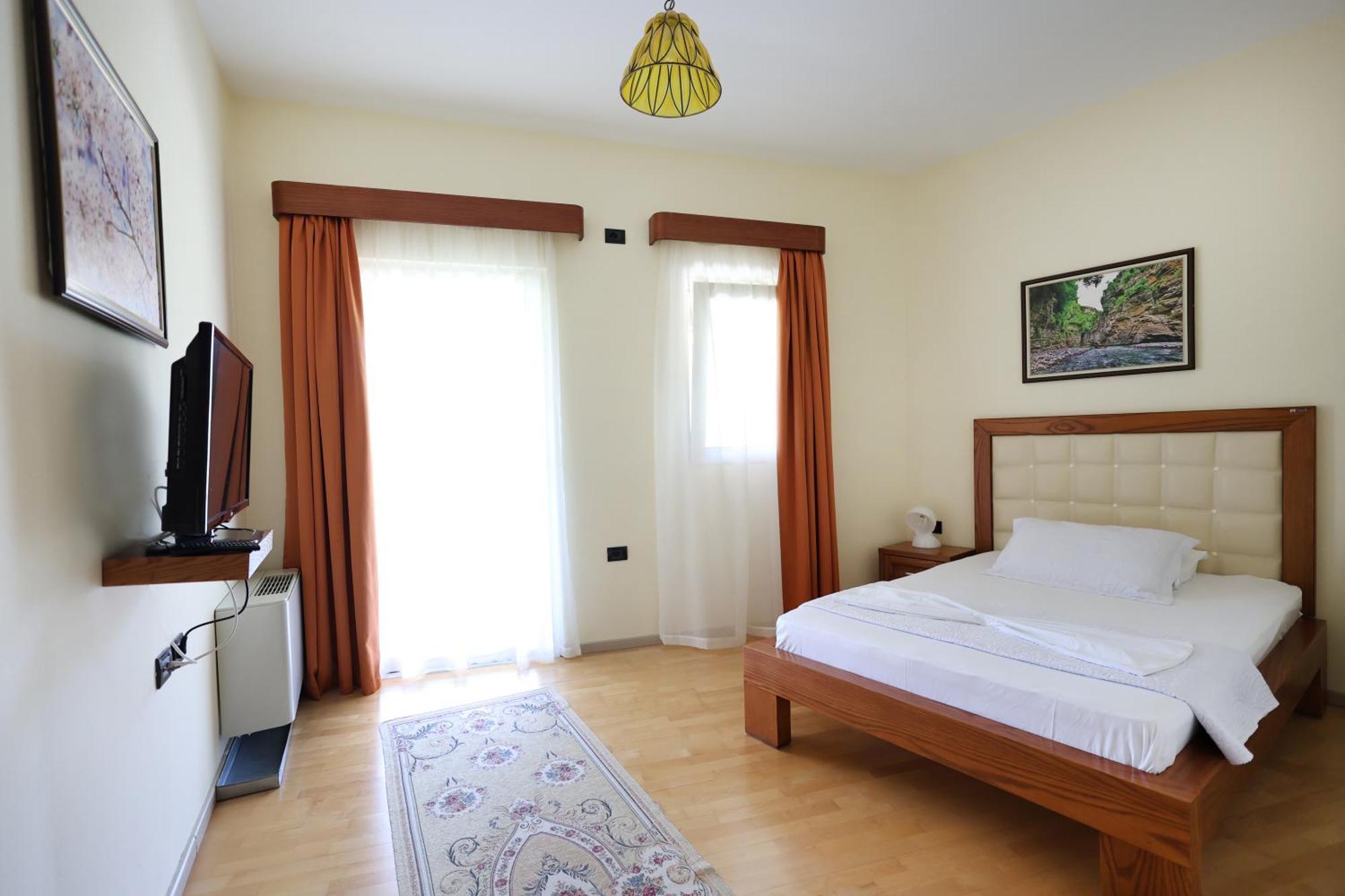 Hotel Kanione Cerenisht Esterno foto