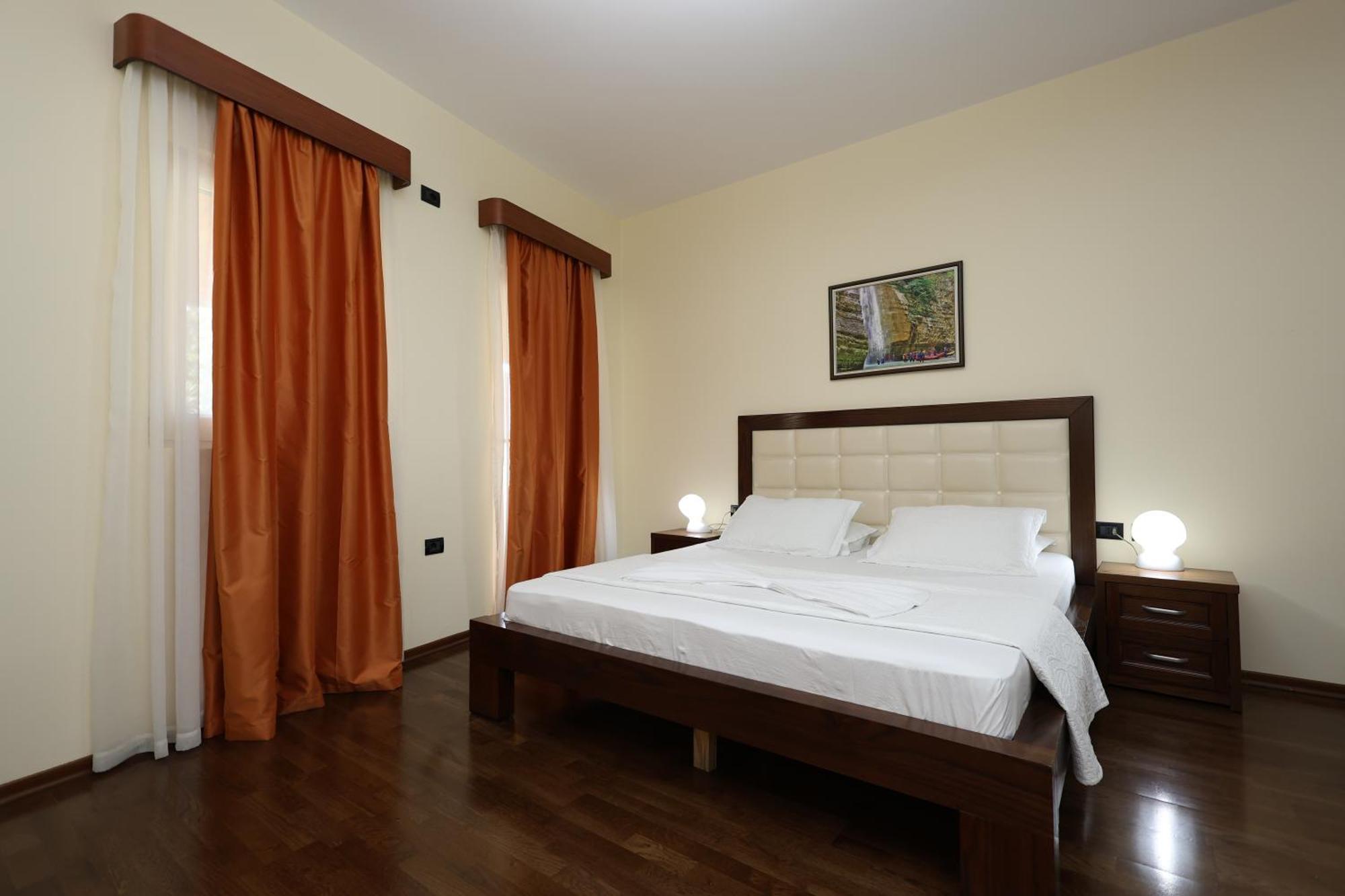 Hotel Kanione Cerenisht Esterno foto