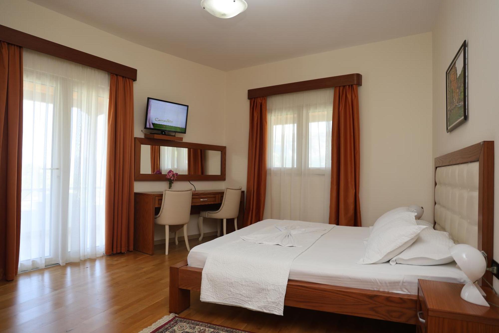 Hotel Kanione Cerenisht Esterno foto
